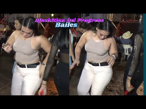 ¡Así se goza con una reina del rancho! Belleza y ritmo en uno solo 😍
