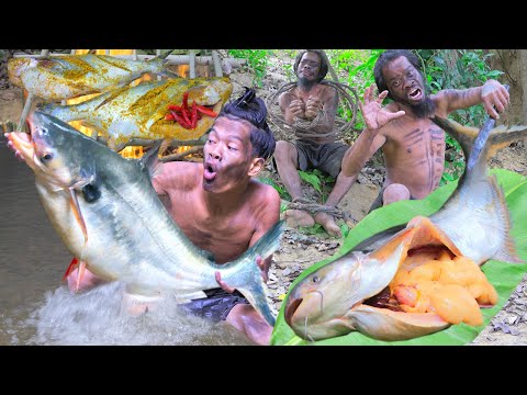 FRESH Catch Fish COOKED to PERFECTION in the JUNGLE!