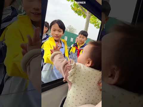 The girl went to pick up her sister #philippines #securityguard #usa