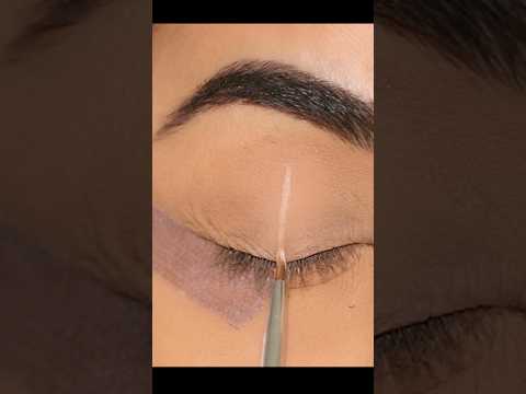 How To Master the art of 2-toned glitter eyes