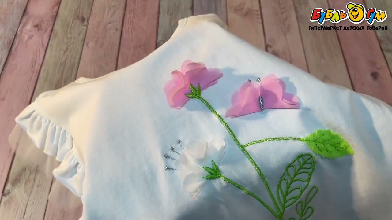 Футболка Lanson Kids с объемными цветами и рюшами на рукавах белая - видео