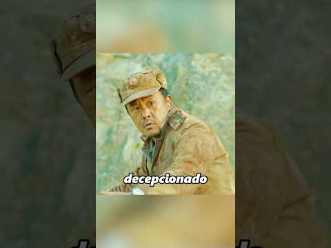 Un hombre se sacrifica por sus camaradas. #shorts #shortvideos #movie