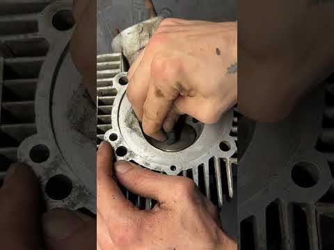 CLEANING DUCATI DESMODROMIC VALVES AND HEAD