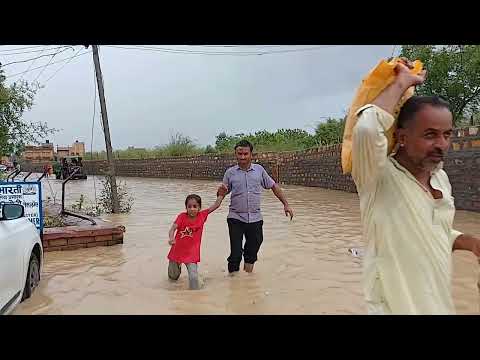 जैसलमेर में भारी बारिश जारी सड़के पानी में डूबी