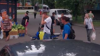 Киев.Ни полиции! Ни ТЦК! Жах!Уличное безумие новых неизвестных "лиц".Репост Украина!🔥