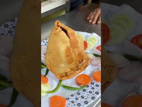 ৫ কেজি ওজনের সিঙ্গারা খাওয়ার চ্যালেঞ্জ। মিরপুরের জহির খাদক