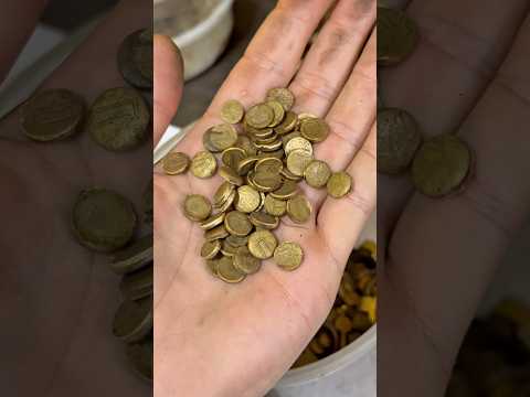 Furei as moedas, e agora? Jogo fora?🧐 #trabalho #curiosidades #arte #ytshorts #viralshort #viral