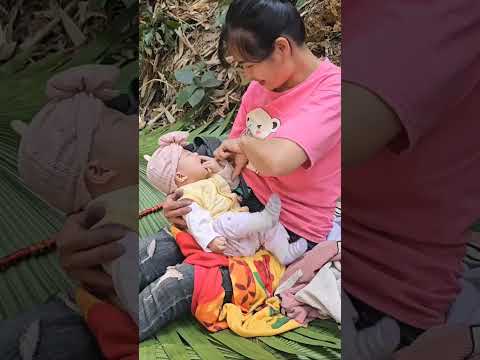 breastfeeding mom vlog #baby #breastfeeding #newborn #foryou #trending #cutebaby #shorts