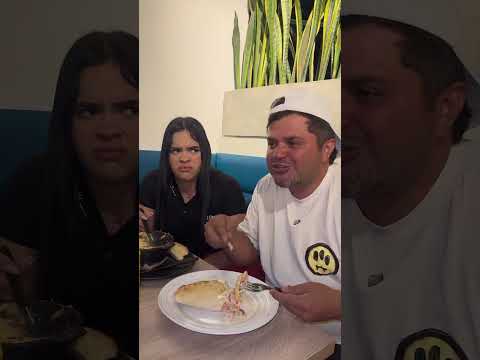La detonó o pagó la pizza 🤔 usted que harían ?? #humor #youtubeshorts #comedia #shorts #funny