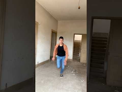 هربت من المجرم😱😱