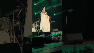 Lucie Bílá ~ Rolničky 🤍 #luciebila #lucinkyzlaticka #bilevanoce #concert