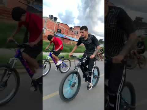 Me cai 🥶 stunt bike #viral #bikelife #stuntbike #shorts #bike #stunt #cucuta