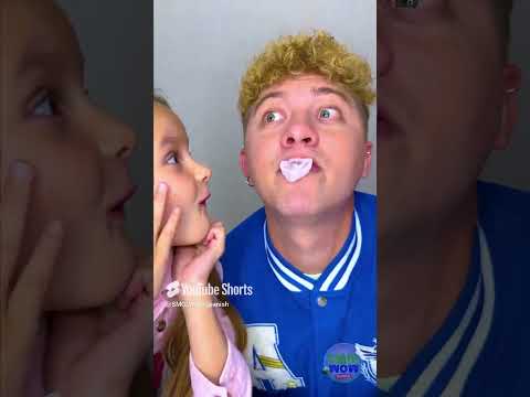Tutorial sobre cómo hacer enormes burbujas con chicle 🎈💥 #truco #divertido #chicle