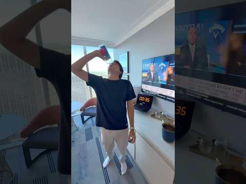 How to get FREE Drinks at a hotel! 😳 #shorts
