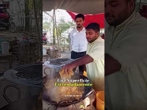 How do you get someone to cook something in a deep fryer with their bare hands? #StreetFood #India