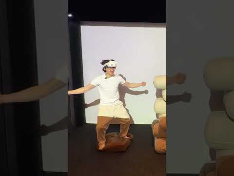 HACKER vs DUMBER in ROBLOX OBBY!