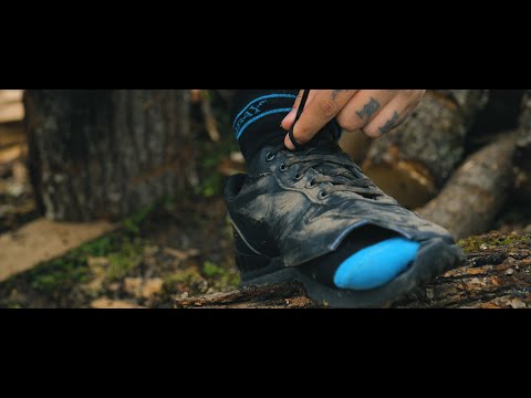 Dani Mocanu - O pereche de adidasi rupti | Official Video