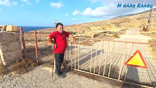 ΕΦΡΑΞΑΝ ΤΟ ΜΙΣΟ ΝΗΣΙ ΜΕ ΣΥΡΜΑΤΟΠΛΕΓΜΑ ΧΙΛΙΟΜΕΤΡΩΝ ΓΙΑ ΝΑ ΣΩΣΟΥΝ ΤΟ ΑΛΛΟ ΜΙΣΟ ΑΠ' ΤΙΣ ΚΑΤΣΙΚΕΣ!