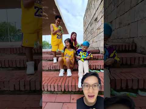 Cậu ăn kem nhưng không chia nên giấu trong người #funny #shorts