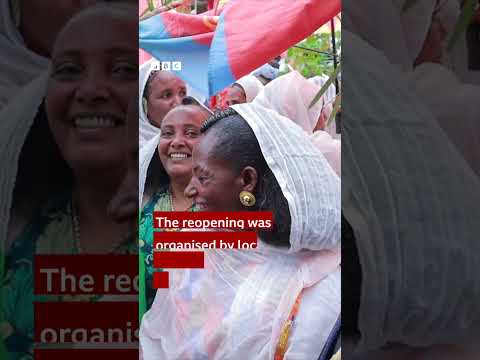 ‘We are really siblings’ - Joyful reunions as Ethiopia-Eritrea border reopens - BBC Africa