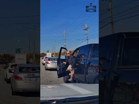 Welcome to Arizona road rage! #viral #roadsafety #roadragegonewrong #arizona #baddeivers