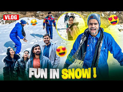 Dosto ke Sath Snow me kia khub Sara Fun 😍