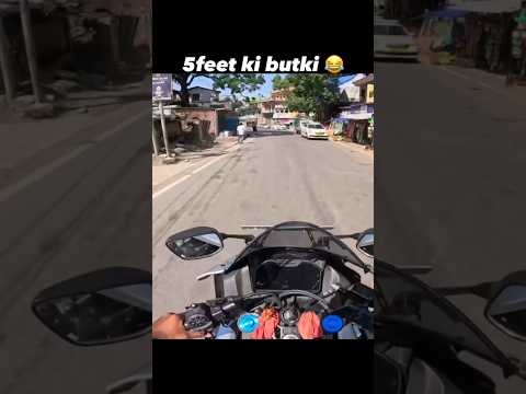 kiske pass hai 5 fut ki butki 😂😂 #viral #trending #viralvideo #love