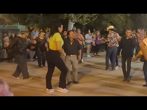 El jarocho y su morrita llegaron  a La Verbena