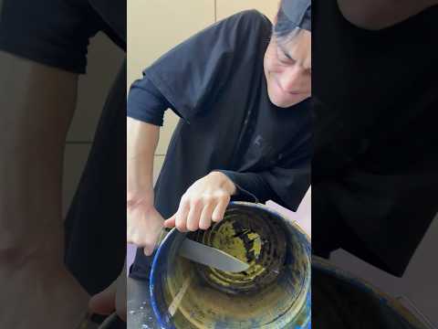 I tested a knife that claims to be able to chop bricks and cut iron—just how amazing is it really?