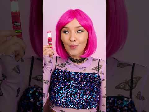اكتشفوا أحمر الشفاه الحار بنكهة دوريتوس! 🌶️ فتح علبة مكياج ASMR مع جلوي وو