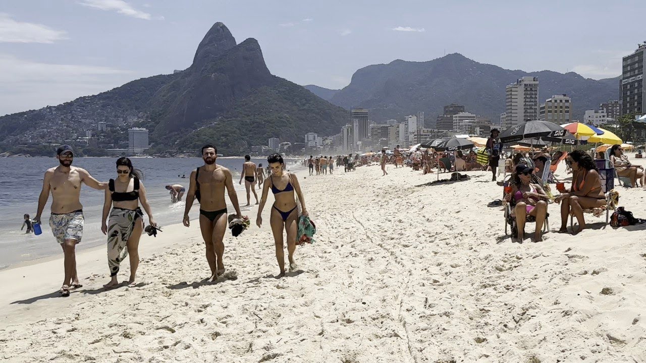🇧🇷 Beautiful day at Ipanema beach Brazil | beach walk 4k