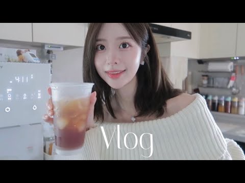 VLOG. n번째 재구매하는 것들ㅣ갈겨울 언박싱ㅣ슈링크레이저ㅣ애스턴마틴 런칭행사ㅣ이사준비 가구 구경🛌ㅣ이진욱배우님ㅣ크러쉬 공연ㅣ어반자카파 축가