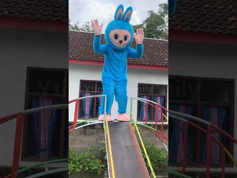 Labubu bermain sambil joget #shorts