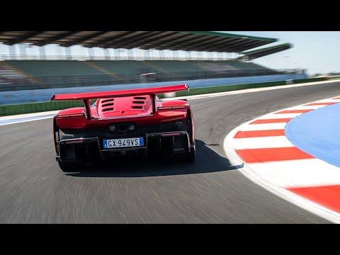 Tour embarqué dans la Ferrari F80 à Misano