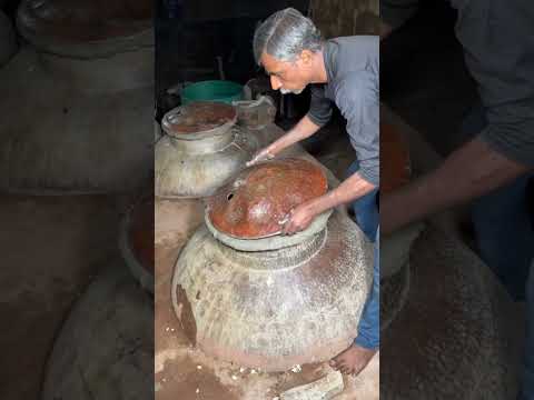 மல்லிகை பூ🌼perfume எப்படி செய்றாங்கன்னு பாருங்க⁉️😱| Jasmine Perfume🌺Making #perfume #making #shorts