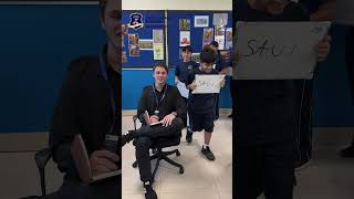 Can a teacher recognize his pupils just by their voices?