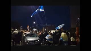 PIG IGNORANCE BY EDINBURGH ANTI-MIGRANT MOB WAVING UNION FLAGS WHILE SINGING FLOWER OF SCOTLAND 2026
