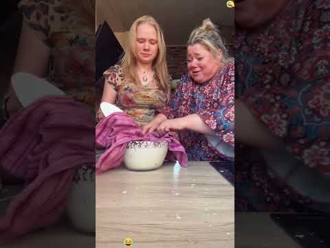 Mother and daughter pranks #funny #funnyprank #prankideas #fypシ #prankvideo