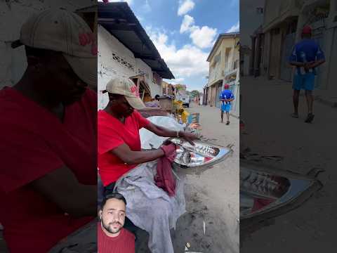 Así es como arreglan los Faros de un automóvil. En África 😱