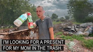 The hard days in Russia have already come, young people live in garbage. 
