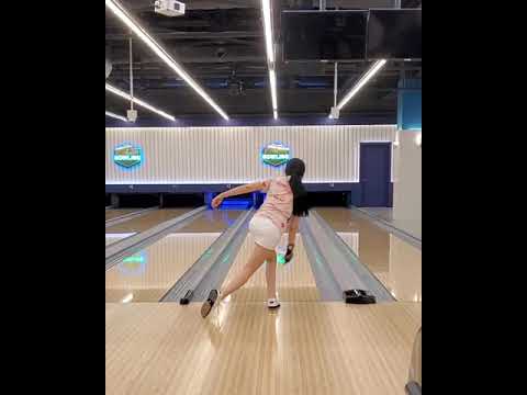 볼링치는여자 볼링공 피라미드 슈퍼문루나