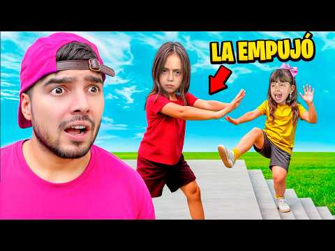 LA EMPUJÓ por LAS ESCALERAS !!