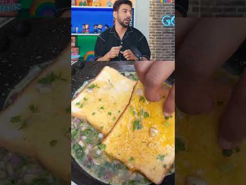 Street Style Cheesy Bread Omlette #shorts #viral #xdkitchen #eggbread#bhartisingh