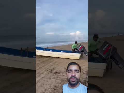 Boat bccha le. #automobile #speedboat #beach #longboat #travel #workboat #jetski #waves #bigboat