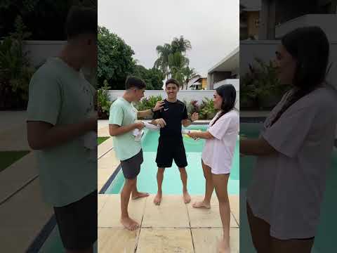 COMPLETE A MÚSICA OU CAIA NA PISCINA #shorts