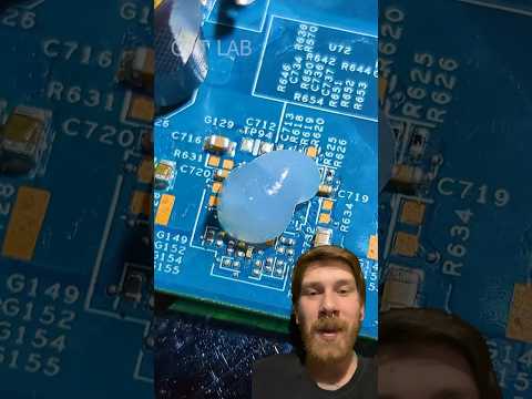 OLHA o tanto de FLUXO pastoso para REMOVER o componente! #eletronica