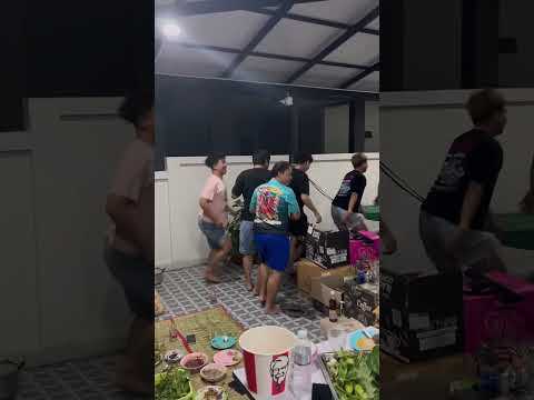 ต้องให้ตามทุกทีเลย #merrychristmas #memes #comedy #funny #prank #dance