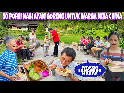 BAGIKAN 50 PORSI NASI AYAM GORENG TEPUNG DAN LAUK LAINNYA, WARGA LANGSUNG MAKAN BERSAMA DIJEMBATAN