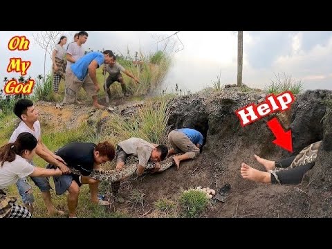 6 Brave Hunters Join Forces To Rescue A Girl From A Giant Python 200kg | Wild Hunter TV