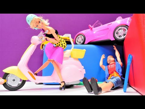 Spielspaß mit Barbie Puppen. Puppen Video für Kinder - Barbies Auto ist kaputt